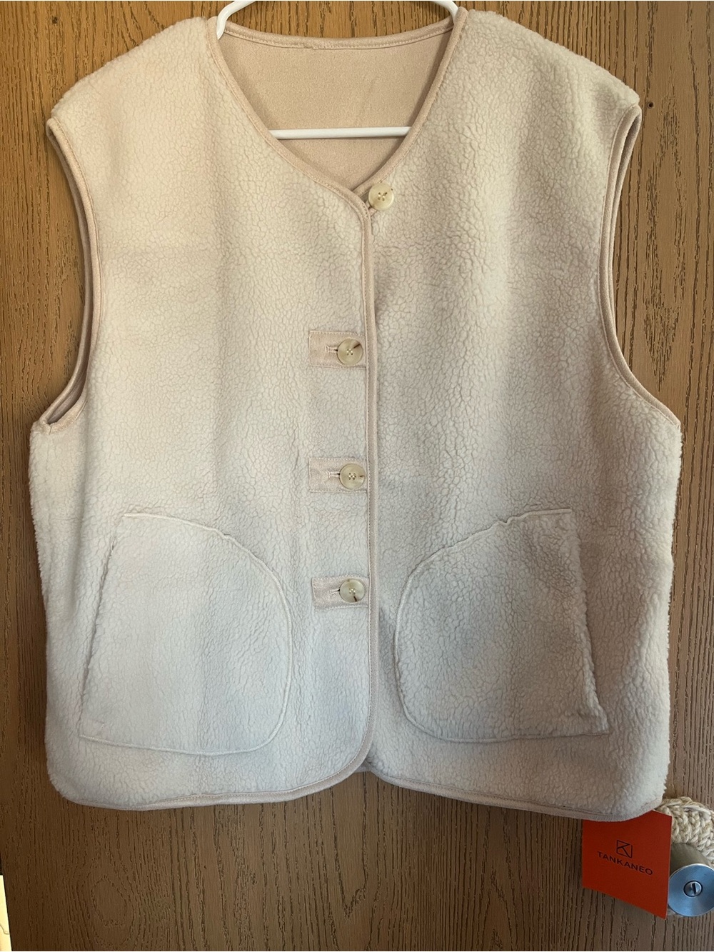 Tankaneo cream vest NWT large